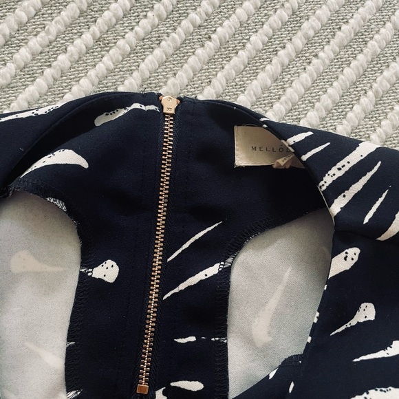 MELLODAY Blue and White Graphic Boxy Blouse - Picture 3 of 8